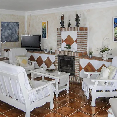 Holiday home 4 Bedroom Gorgeous In Frigiliana