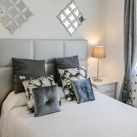 4 Bedroom Gorgeous In Frigiliana *