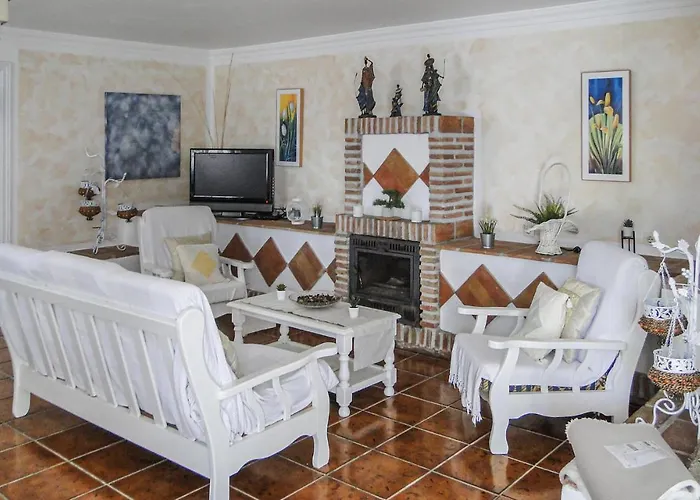 Holiday home 4 Bedroom Gorgeous In Frigiliana