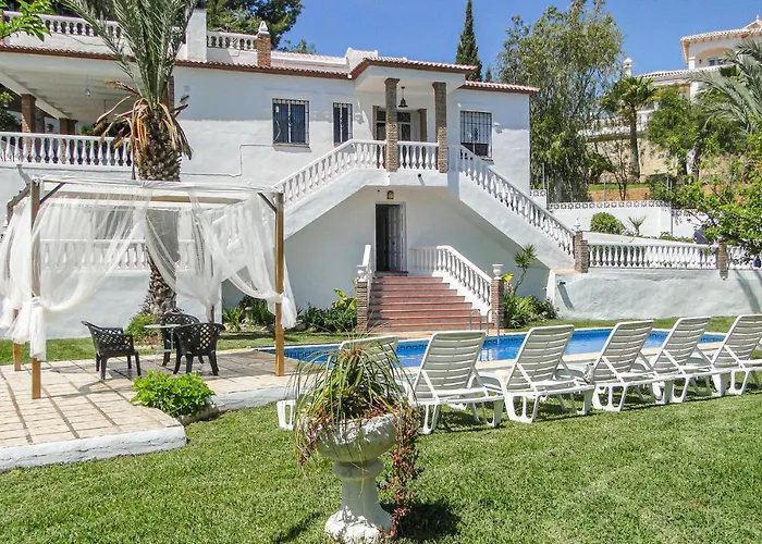 4 Bedroom Gorgeous In Frigiliana *