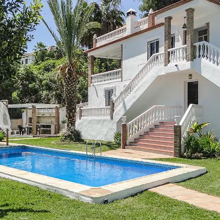 4 Bedroom Gorgeous In Frigiliana Nerja