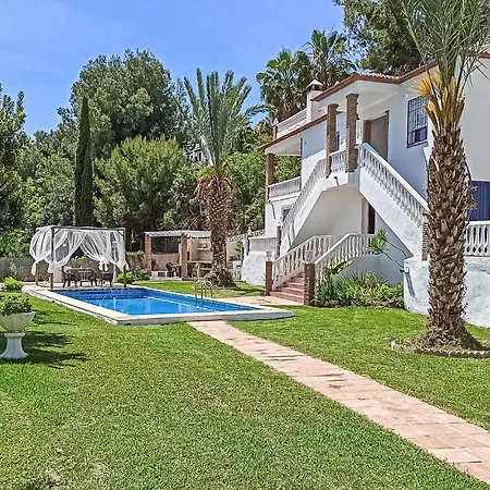 4 Bedroom Gorgeous In Frigiliana * Нерха