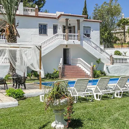 4 Bedroom Gorgeous In Frigiliana *