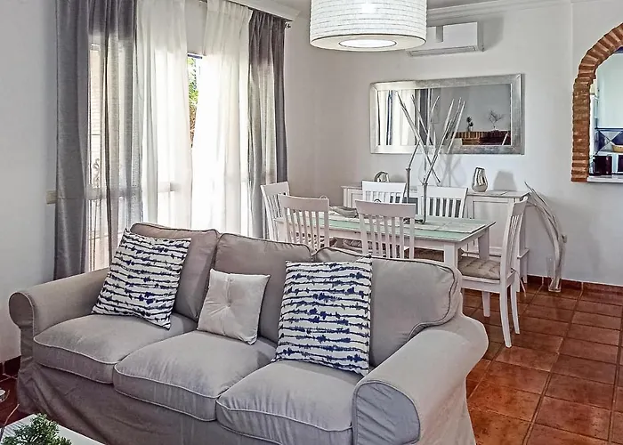 4 Bedroom Gorgeous In Frigiliana Vakantiehuis Nerja