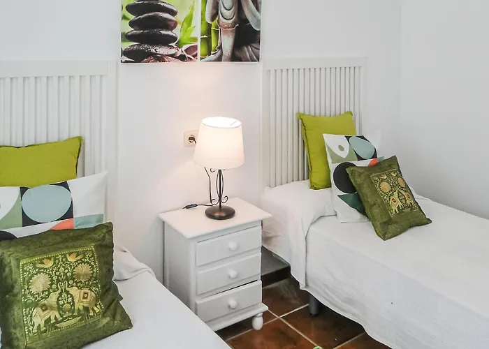 Дом отдыха 4 Bedroom Gorgeous In Frigiliana