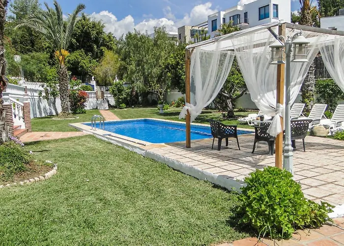 4 Bedroom Gorgeous In Frigiliana Vakantiehuis Nerja
