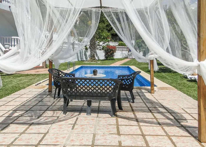 4 Bedroom Gorgeous In Frigiliana Vakantiehuis *