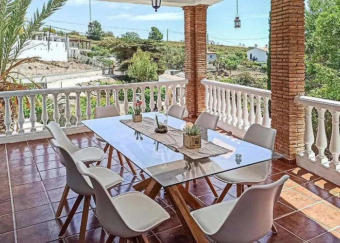 4 Bedroom Gorgeous In Frigiliana * Нерха