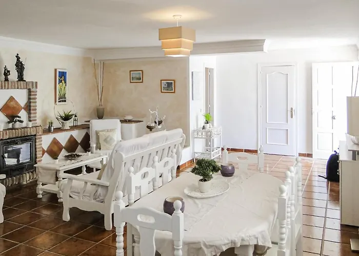 Vakantiehuis 4 Bedroom Gorgeous In Frigiliana